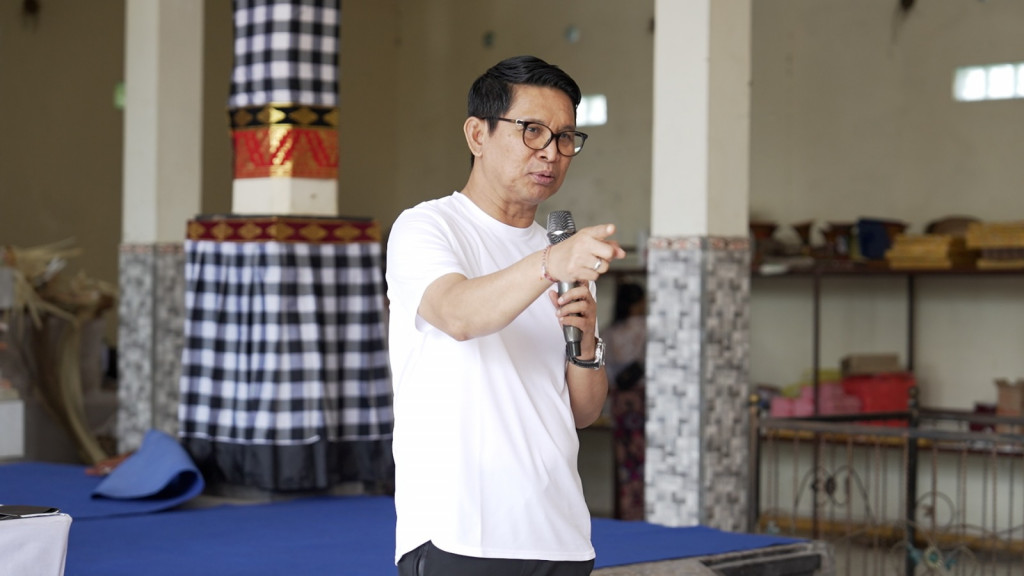 Sekda Adi Arnawa Buka Turnamen Ceki Banjar Adat Celuk dan Sekaa Gong Mekar Sari